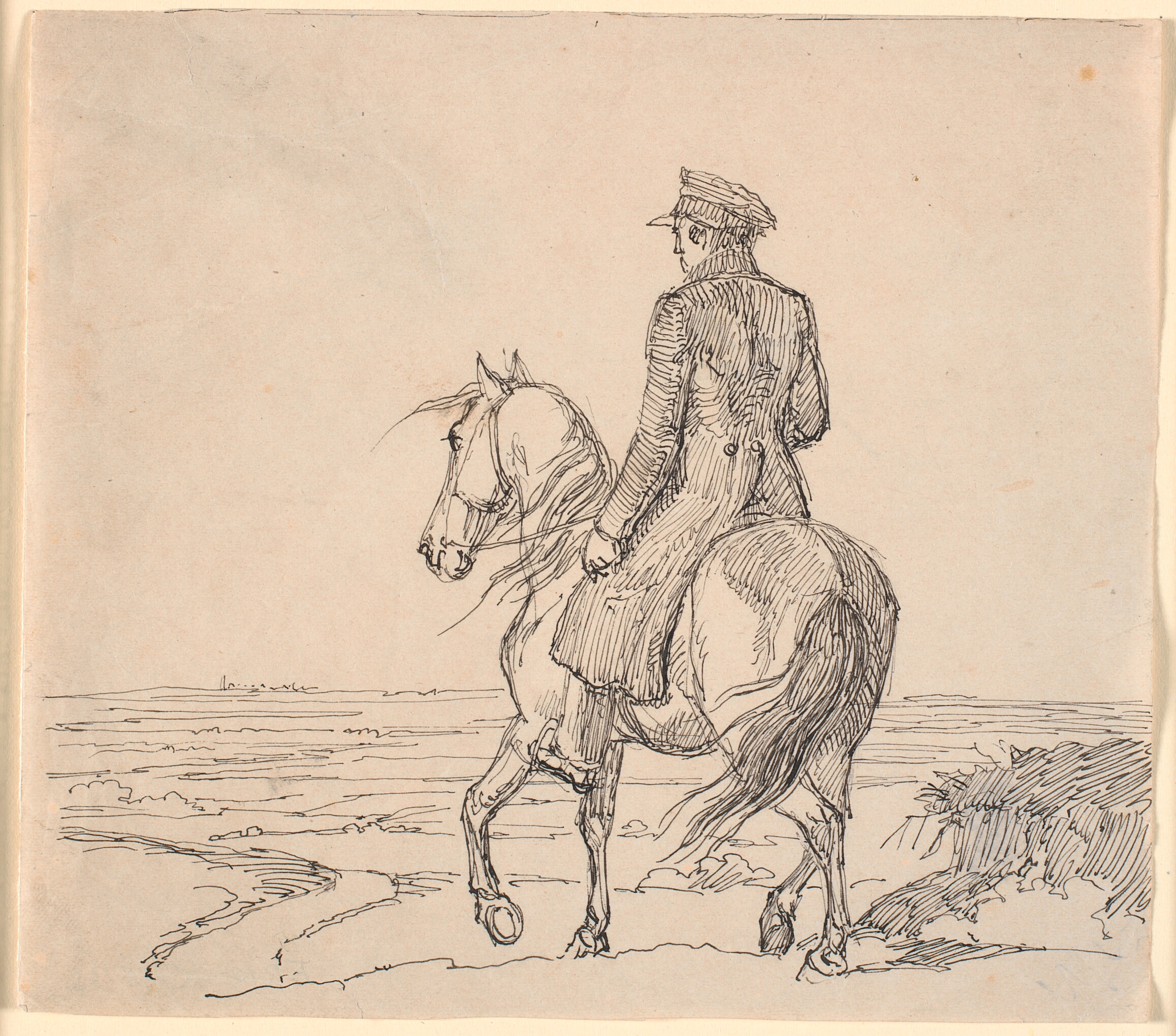 En rytter set skråt bagfra ridende ind mod vidtstrakt land-skab