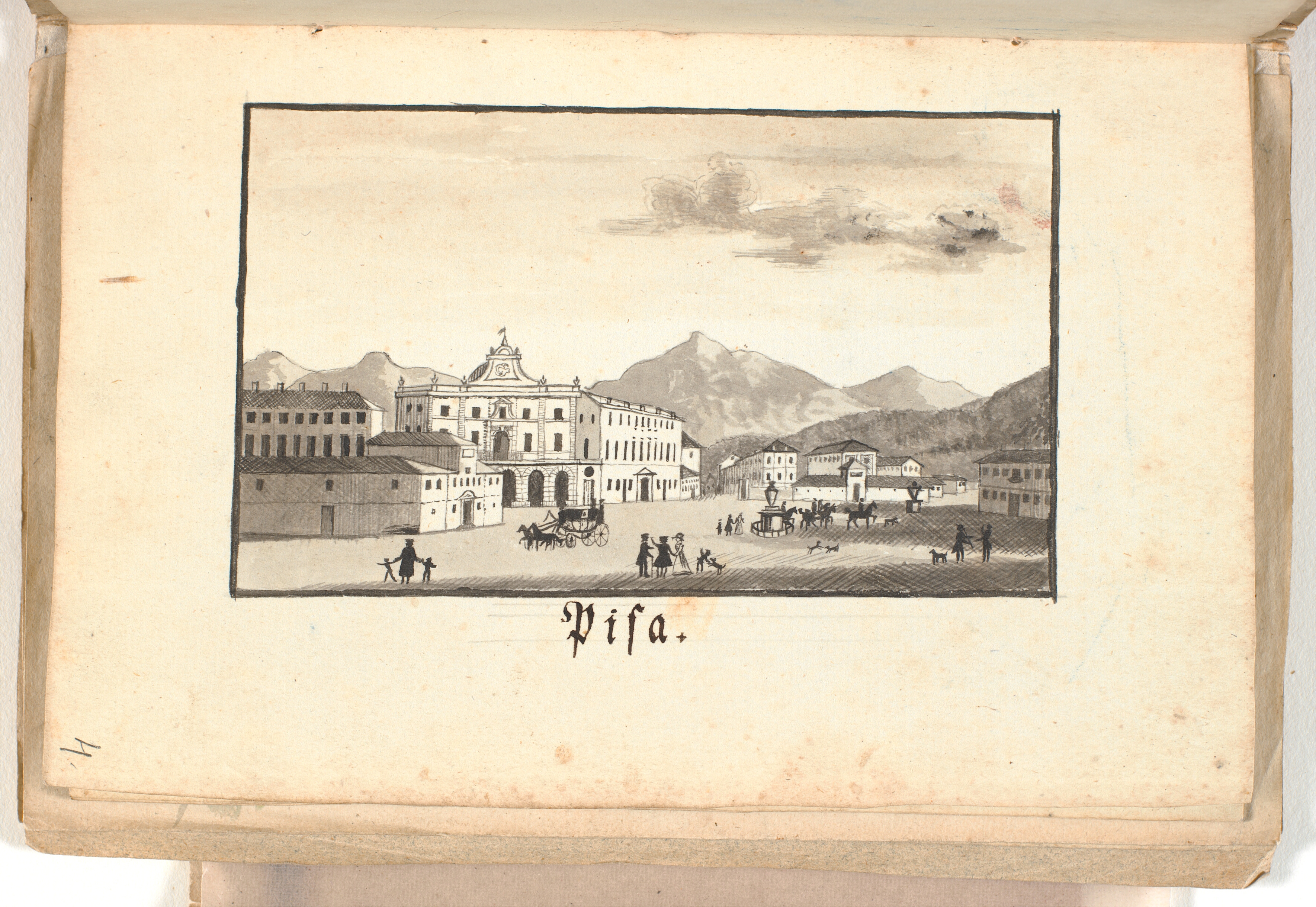 En stor plads med hestevogne og fodgængere, kranset af store bygninger. I baggrunden bjerge.