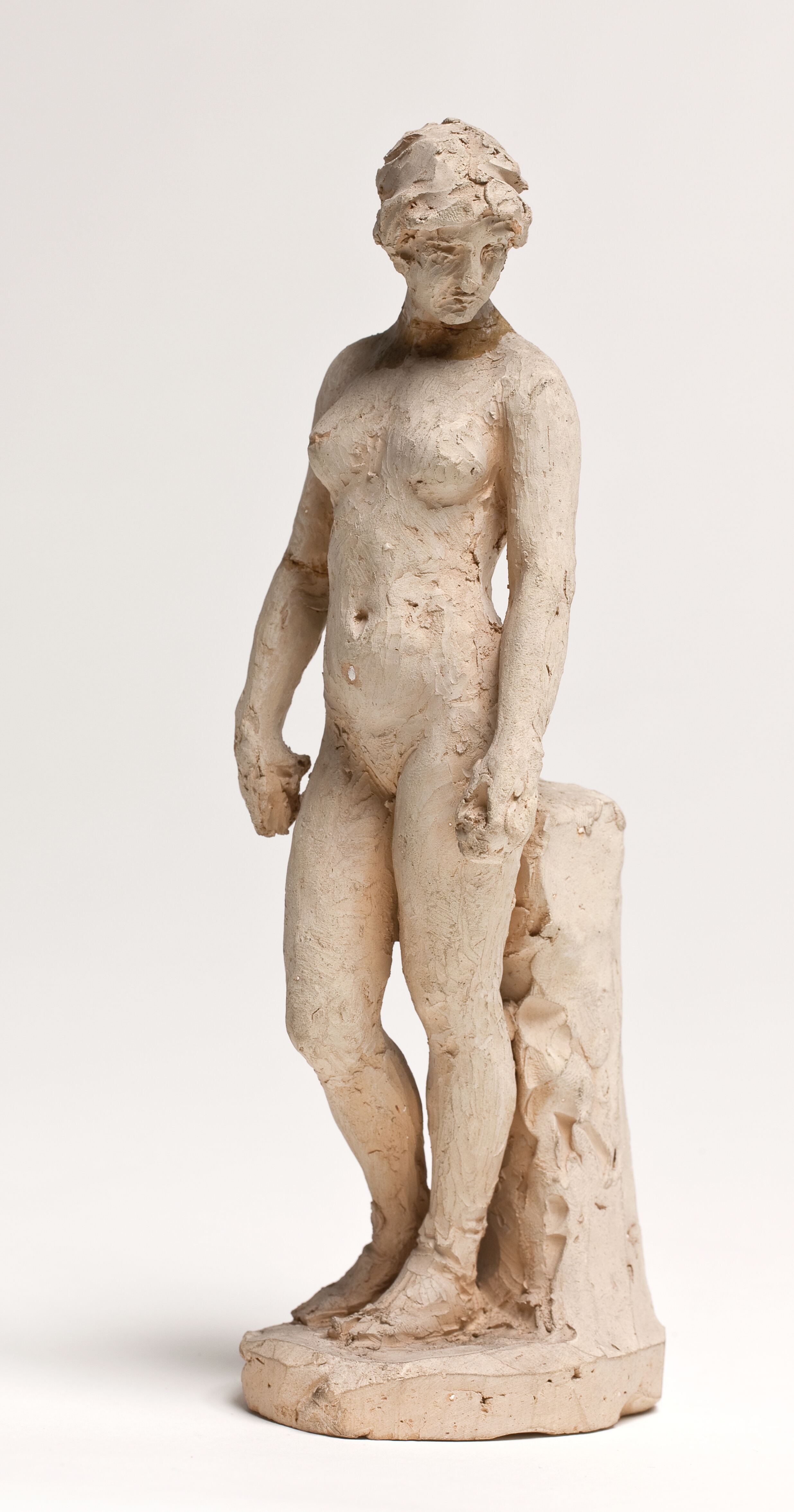 Atalante, stående med guldæblet i hånden, overvundet i væddeløbet med Hippomenes