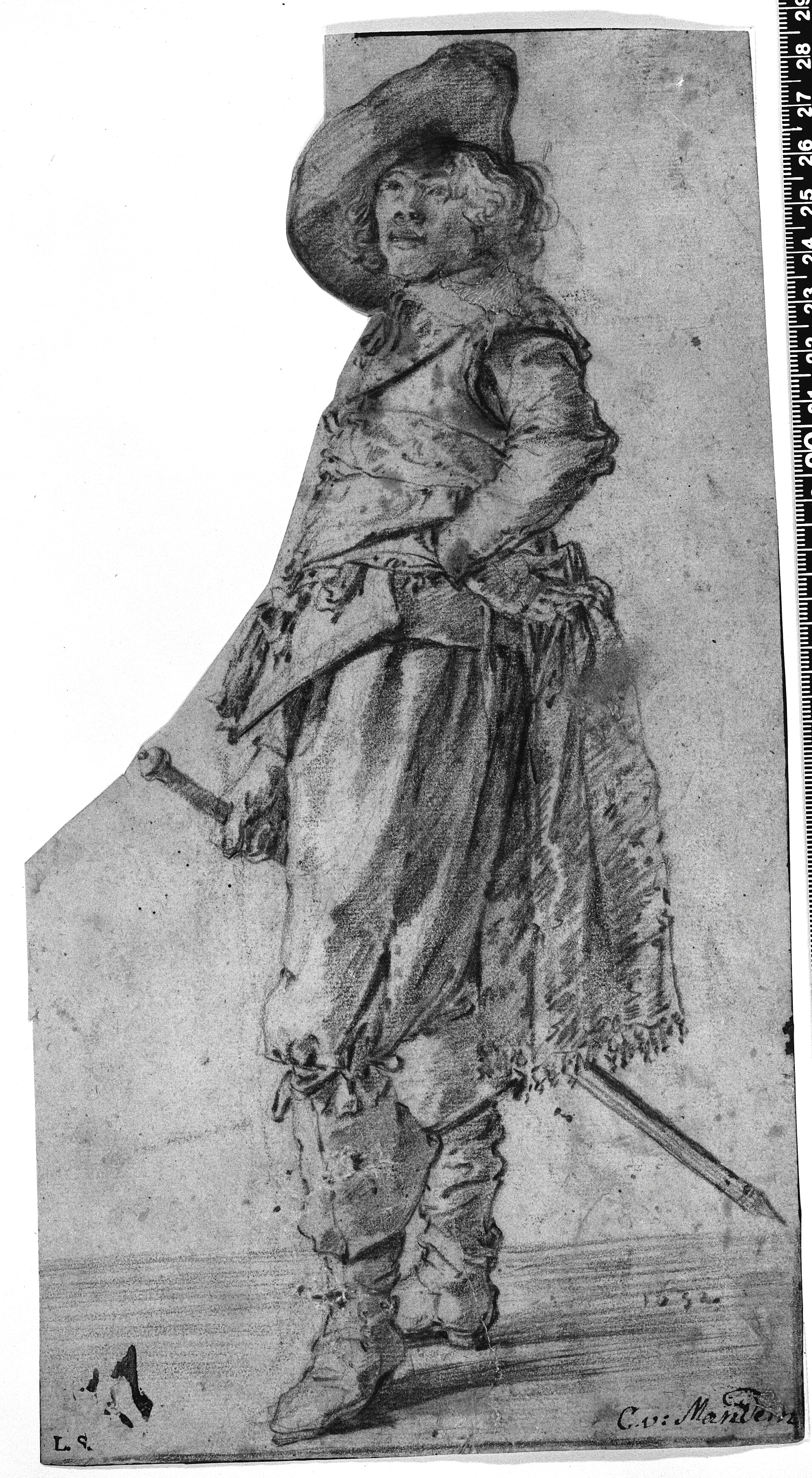 Stående kavaler med sværd og hånd i siden.