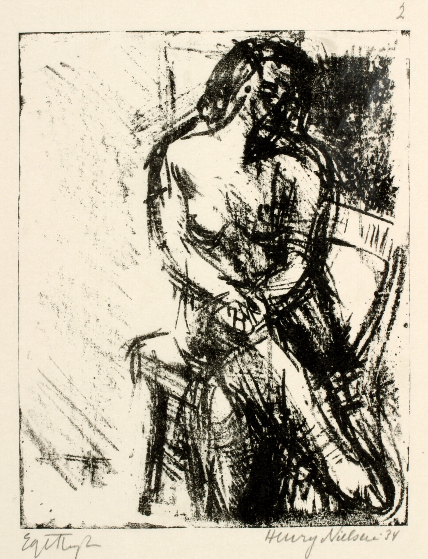 Siddende kvindelig model