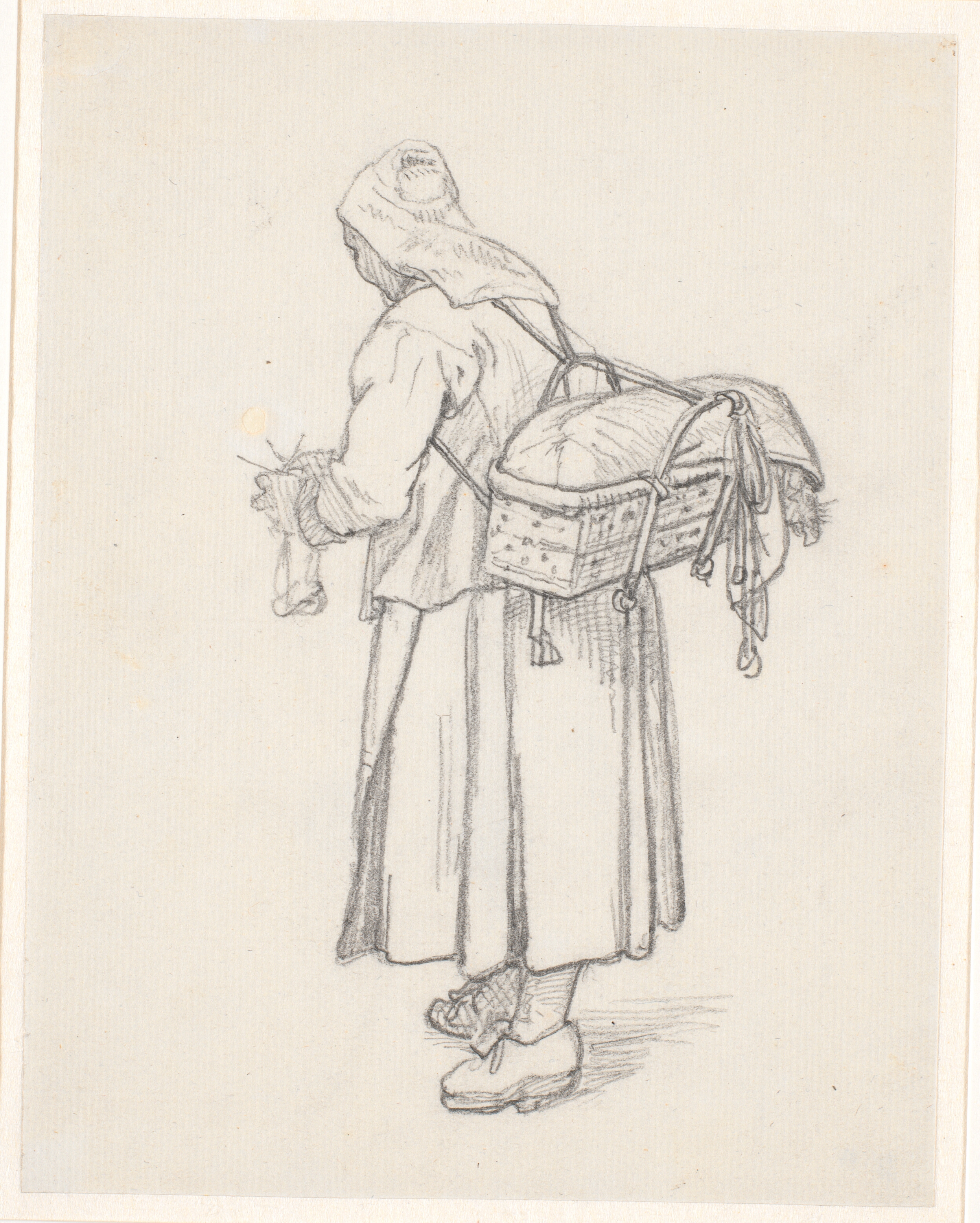 Strikkende svensk kone med kurv på ryggen