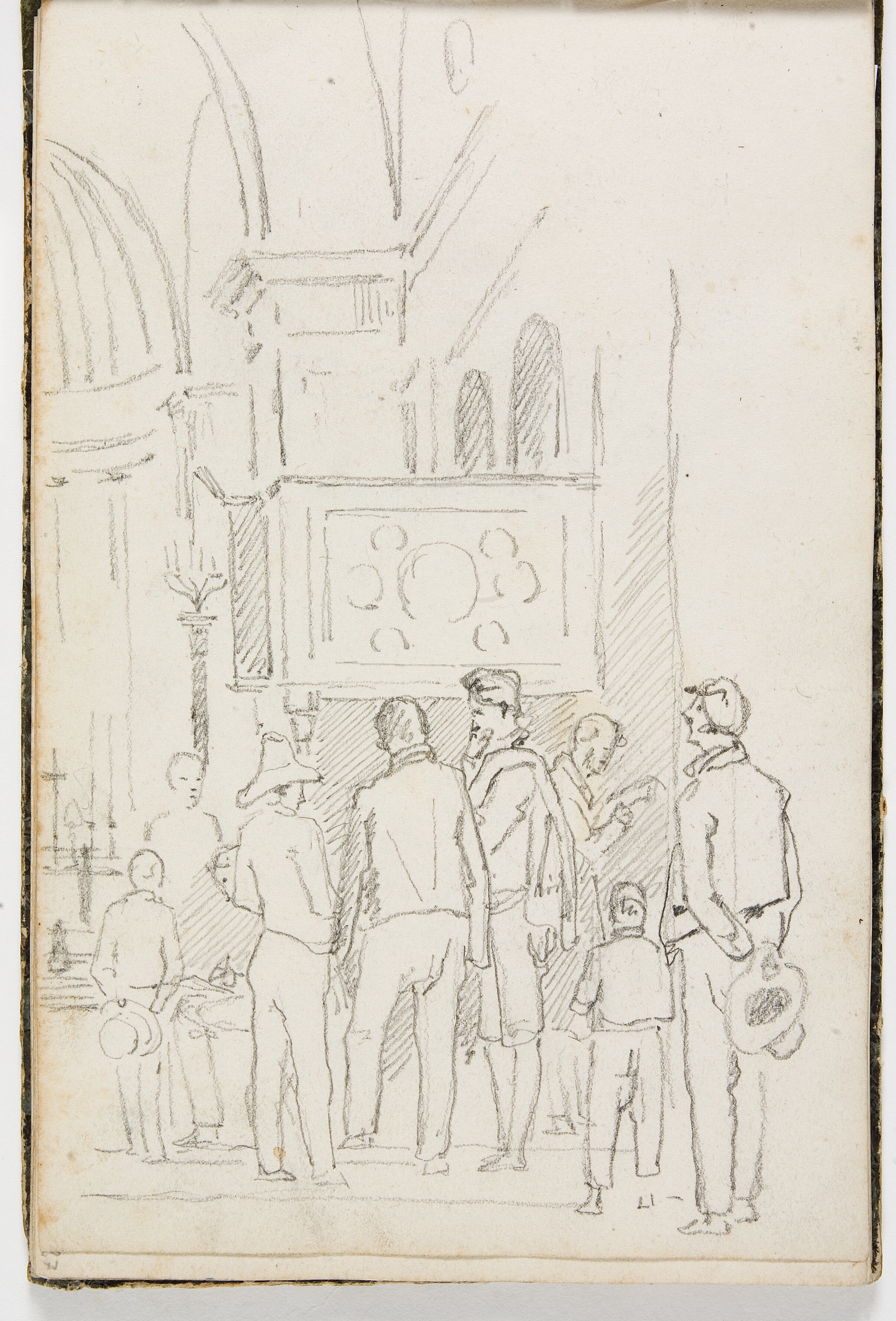 Kirkeinteriør med en gruppe af mennesker