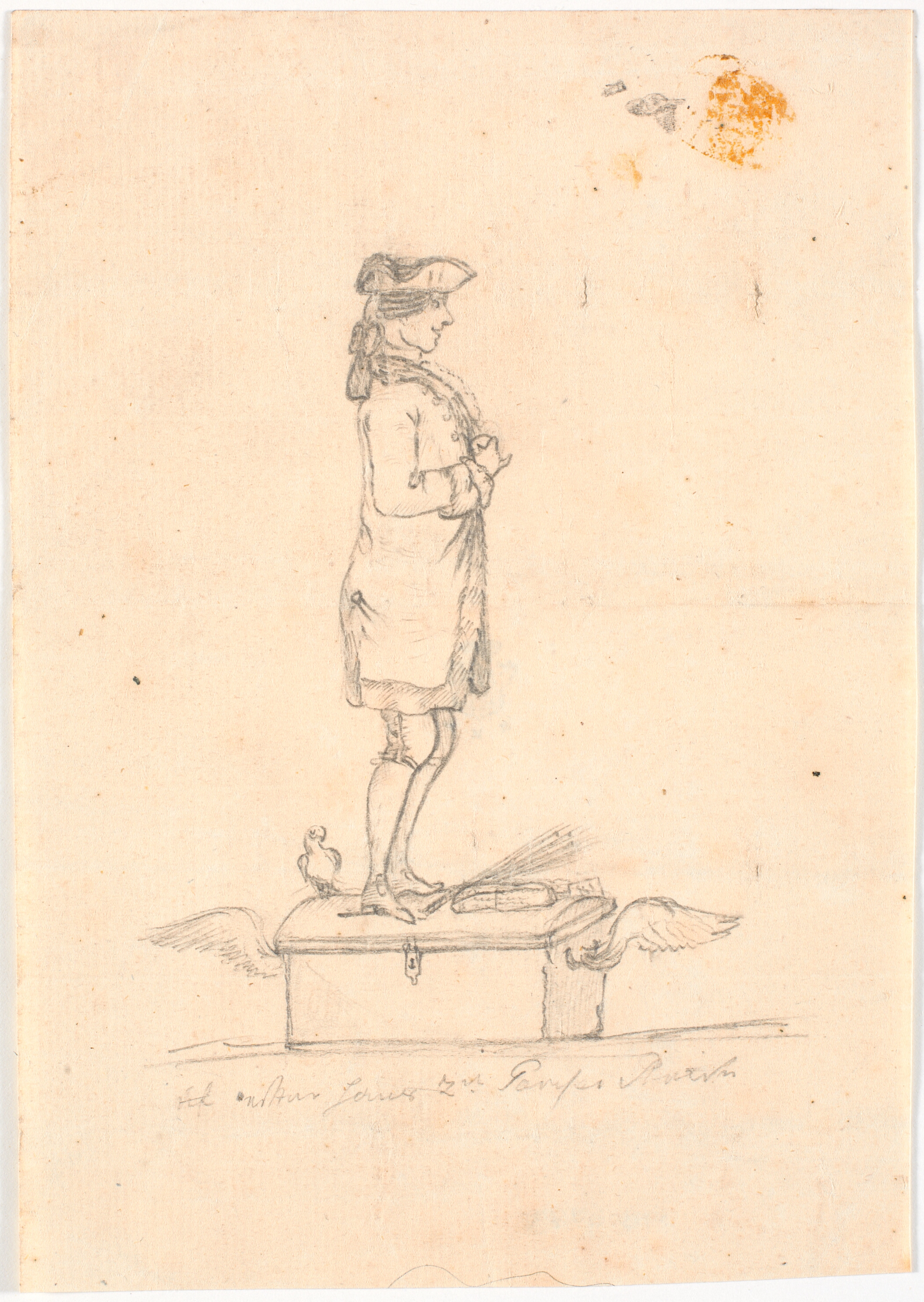 Yngre mand stående på en kuffert med vinger