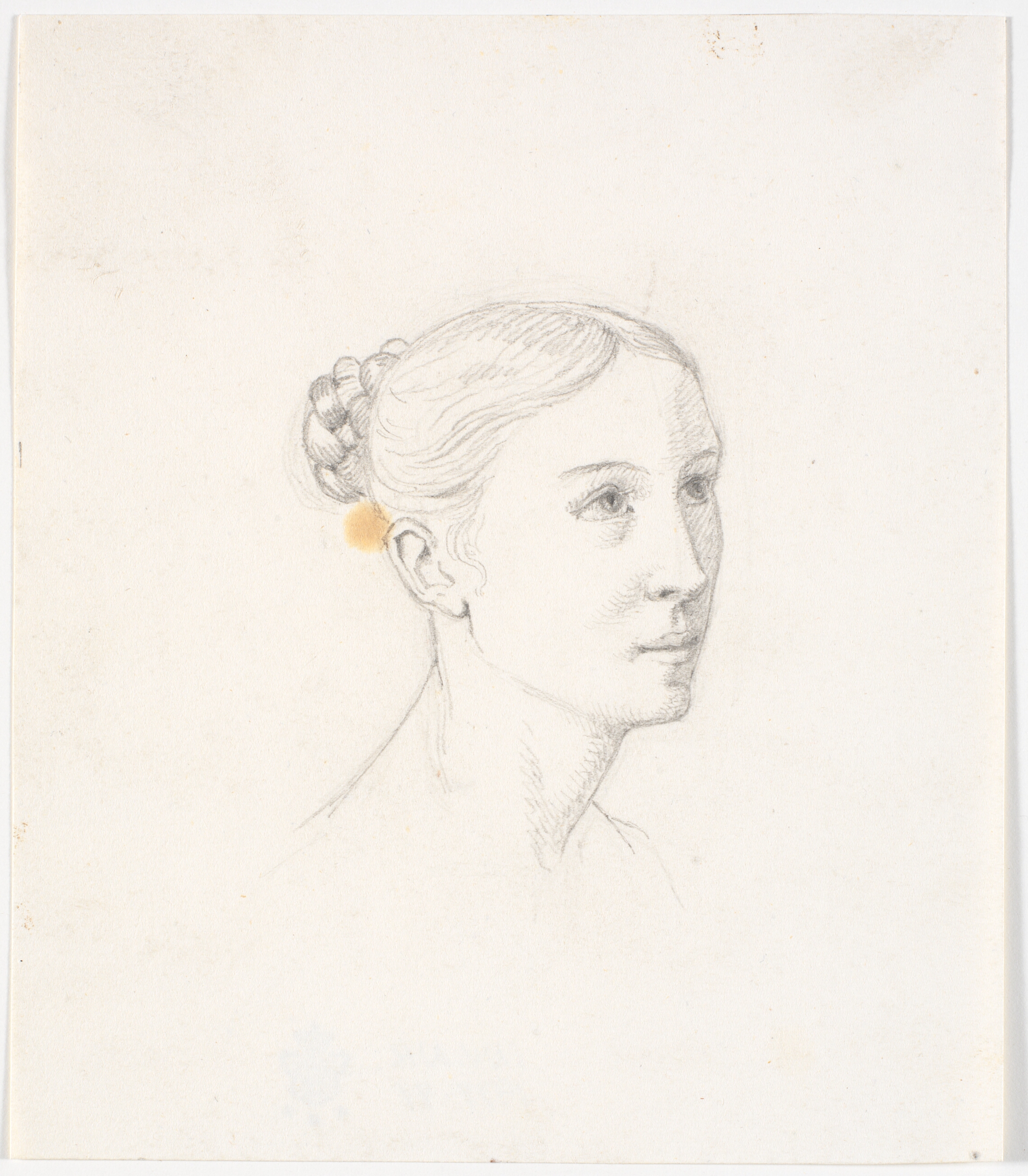 Kvindehoved i 3/4 profil mod højre