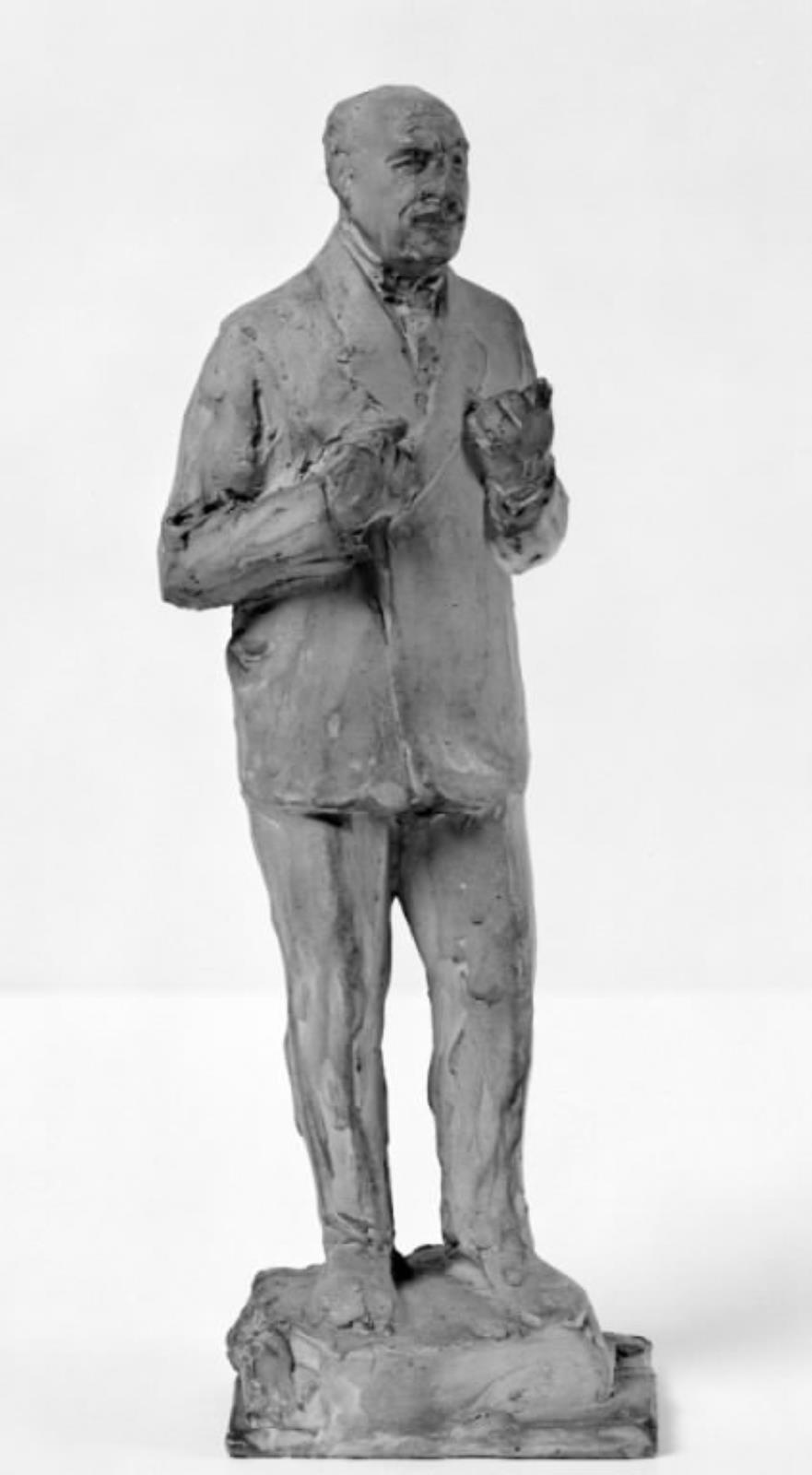 Bryggeritekniker Max Henius stående