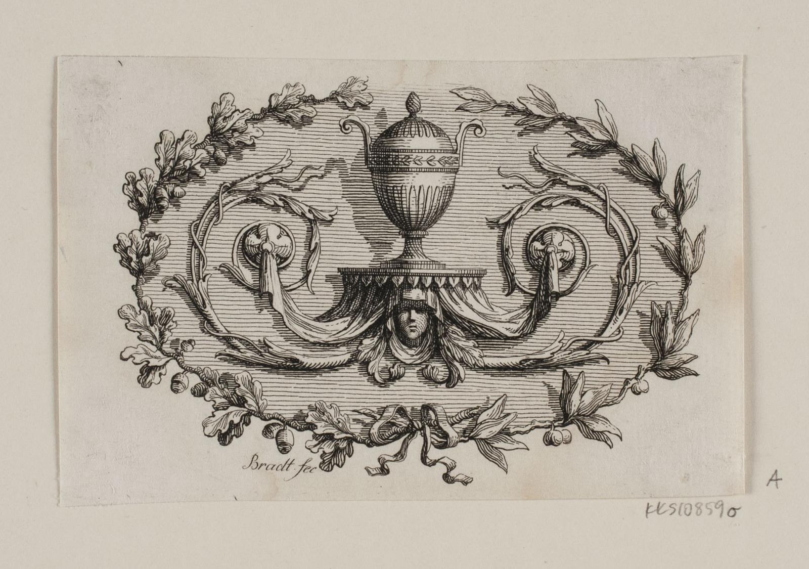 En tohanket vase, omgivet af bladslyngninger